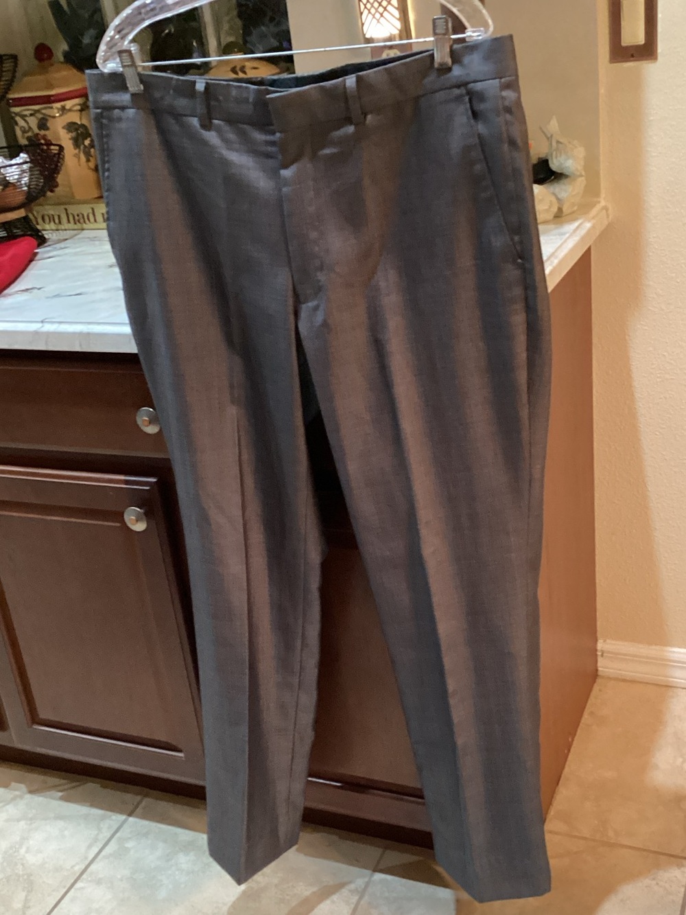 Classic Men's Gray Small Window Pain Dress Pants — Tailored Flat-Front Style